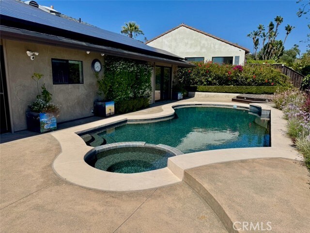 Building Photo - 2745 Temple Hills Dr