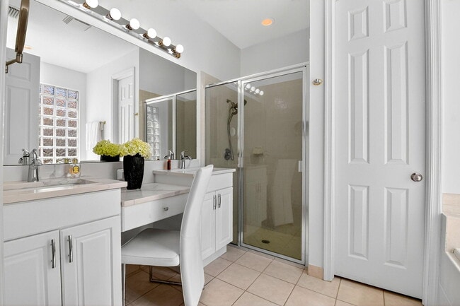 Building Photo - 2245 Sapphire Cir