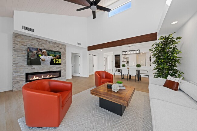 Building Photo - 352 Forest Hills Dr