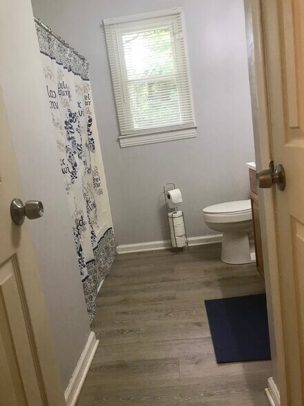 Building Photo - 4827 Thornbrook Ln