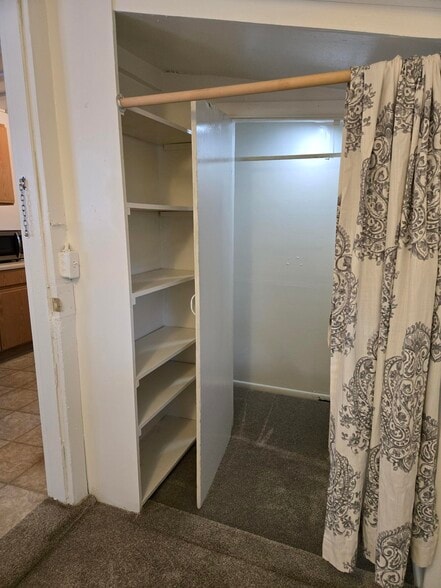 Building Photo - 436 W Frontier St