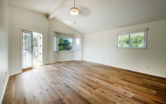 Building Photo - 2412 Via Marina