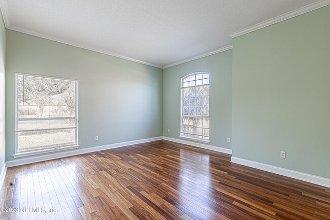 Building Photo - 2465 Pinehurst Ln