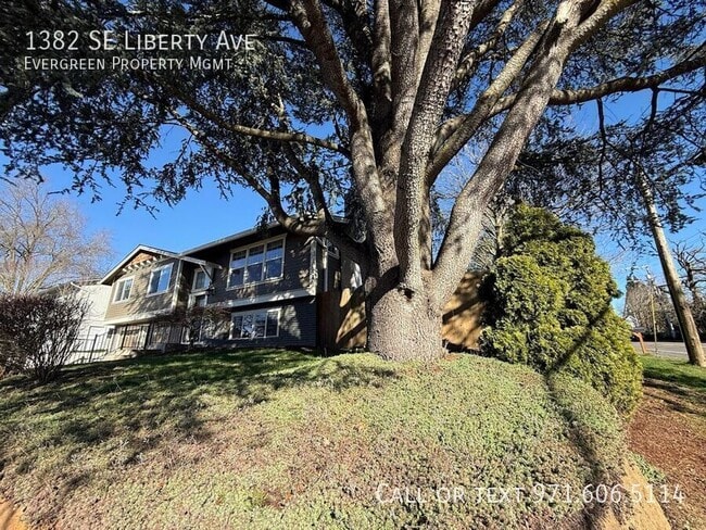 Building Photo - 1382 SE Liberty Ave