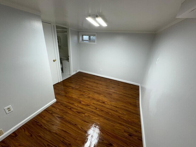 Building Photo - 1834 Illinois St