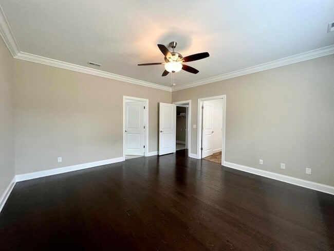 Building Photo - 9015 Seven Lakes Dr