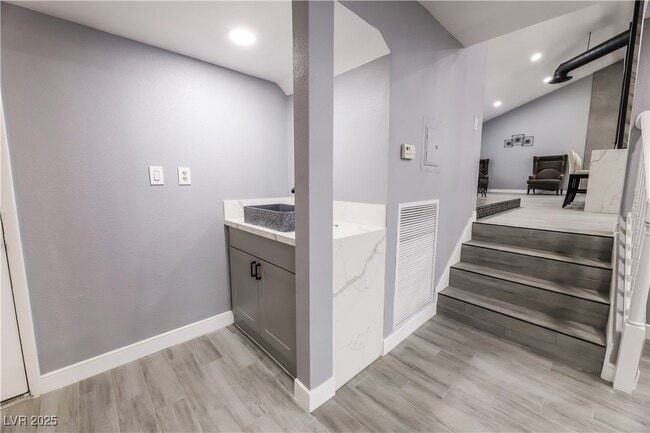 Building Photo - 5301 Opuntia St