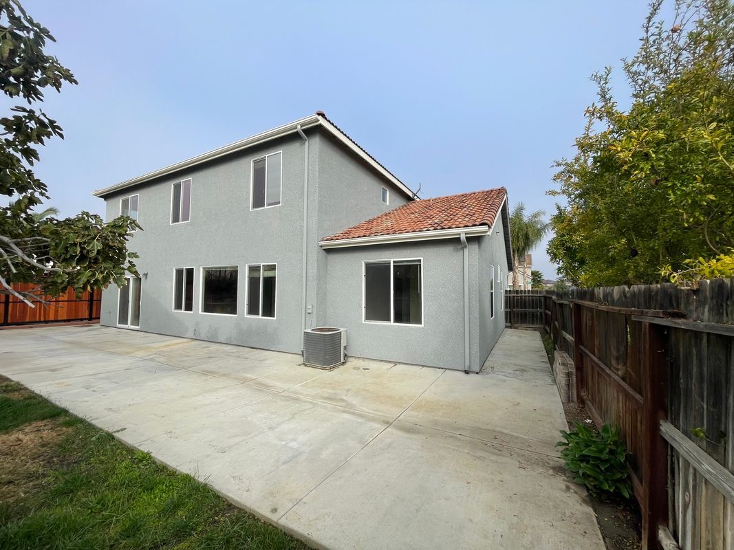 Building Photo - 1435 San Diego St