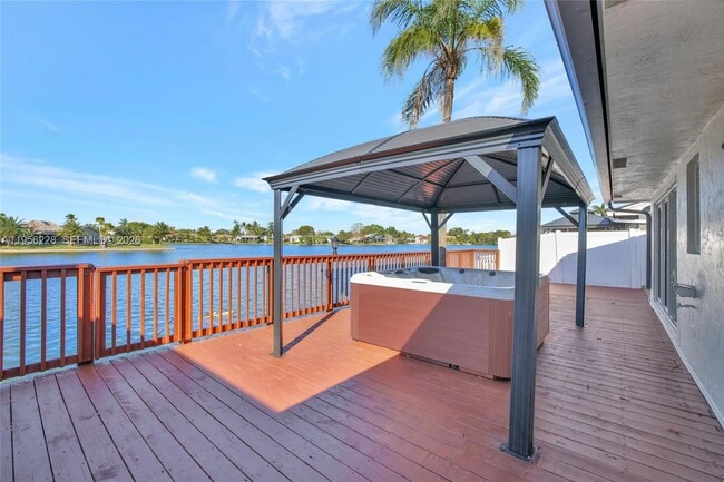 Building Photo - 1911 NW 40th Ct