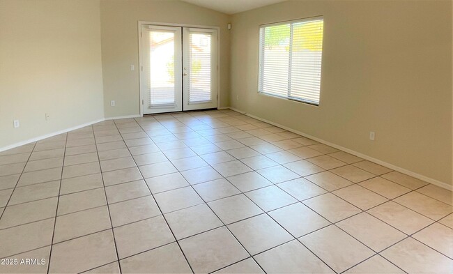 Building Photo - 7220 S 55th Dr