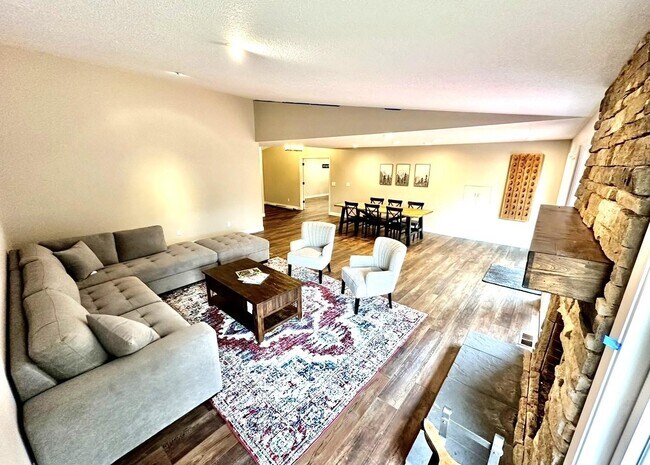 Building Photo - 14815 SW 141st Ave
