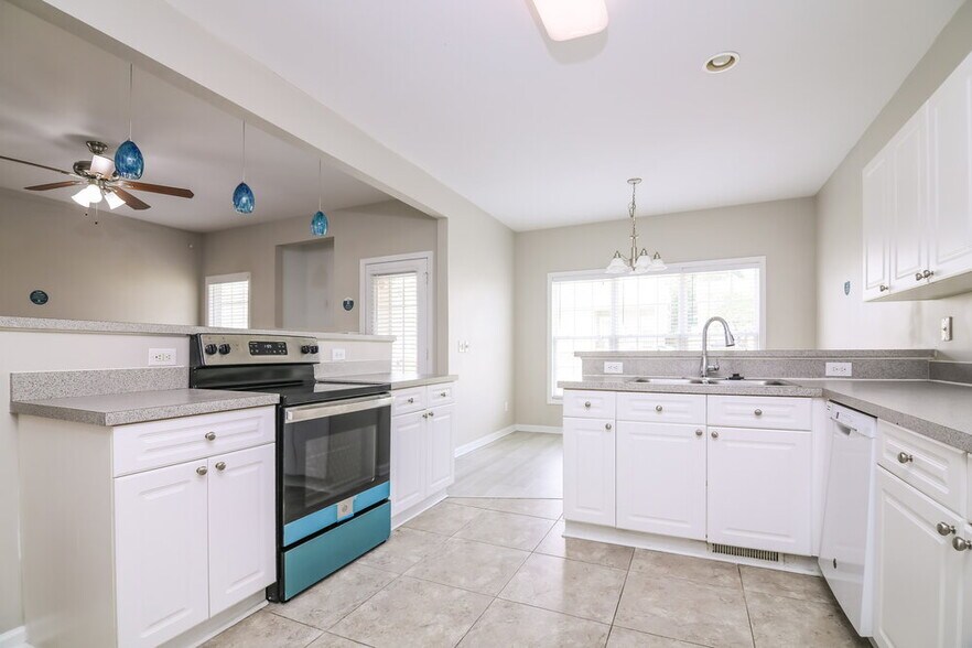 Building Photo - 3816 Pin Oak Rd
