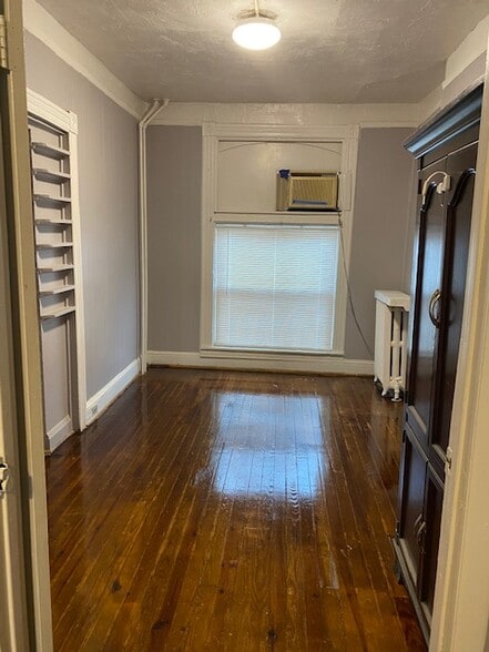 Bedroom - 901 Bayard St