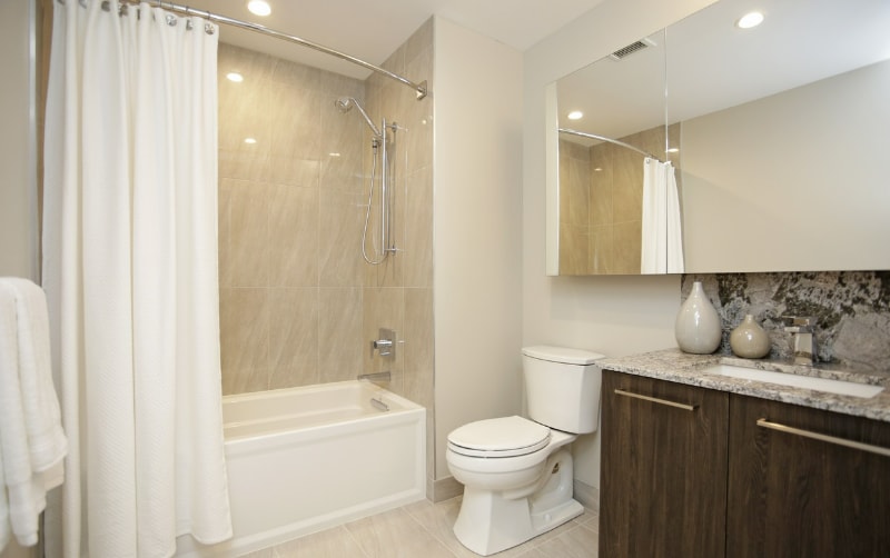 Building Photo - 740 N Hudson Ave