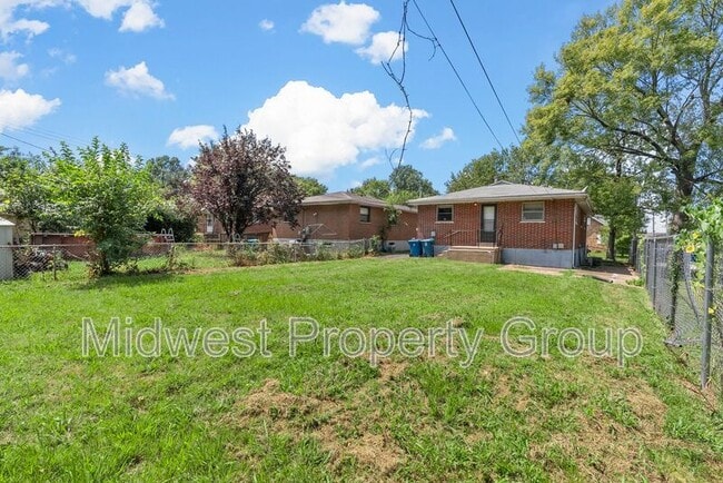 Building Photo - 4452 Eminence Blvd