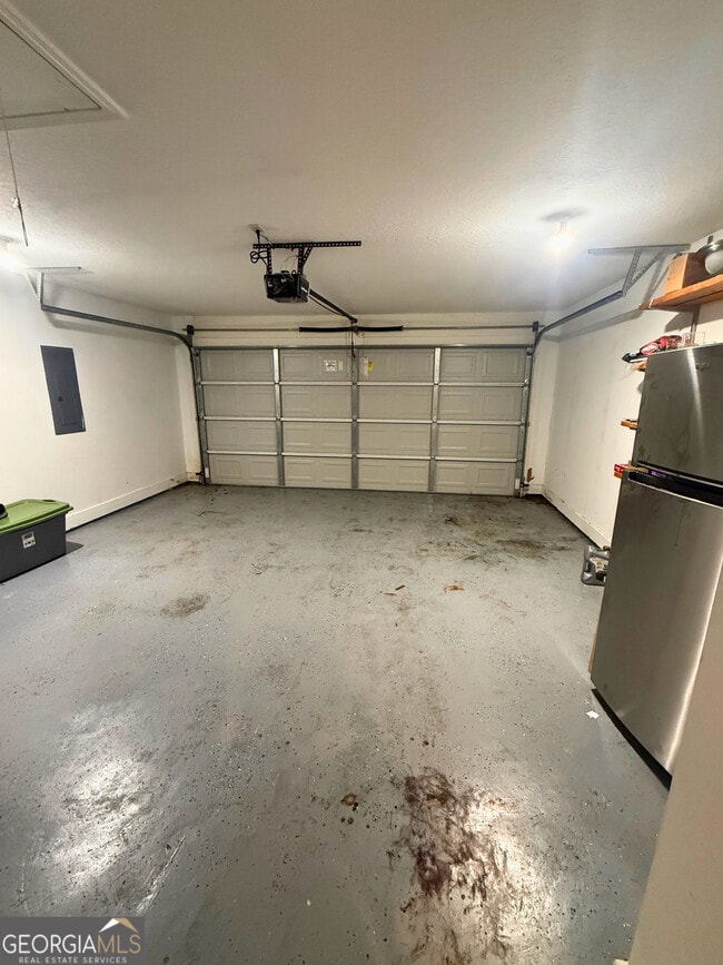 Building Photo - 122 Royal Acres Cir