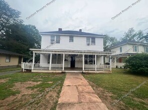 Building Photo - 616 W Poplar St