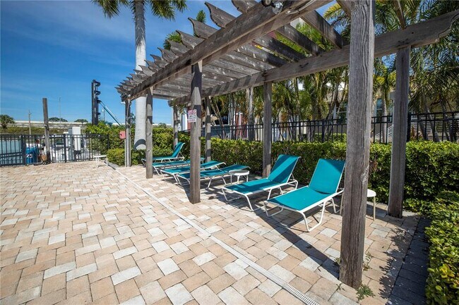 Building Photo - 6036 Anchorage Way S