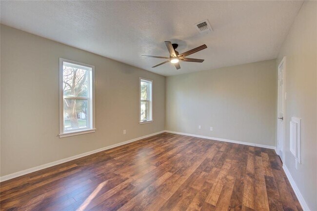 Building Photo - 1030 Crossroads Dr
