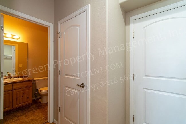 Building Photo - 2802 Exmoor Ln