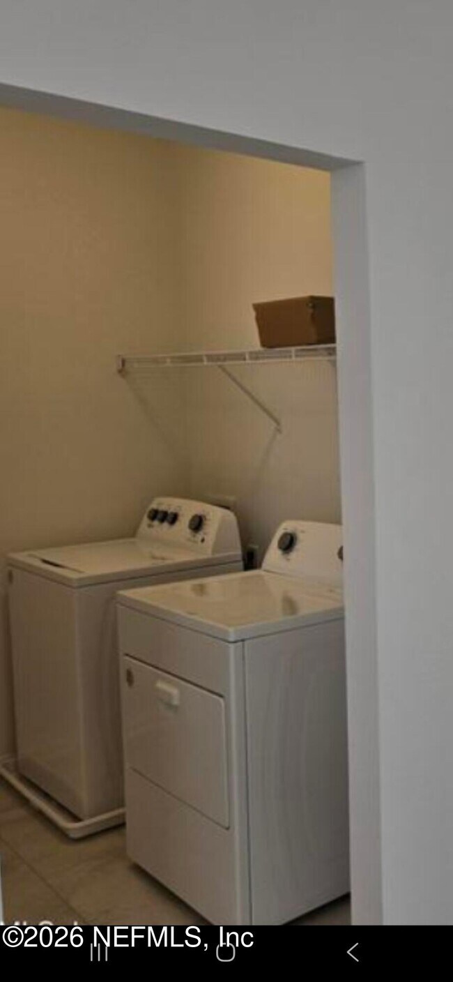 Building Photo - 1928 W Willow Branch Ln