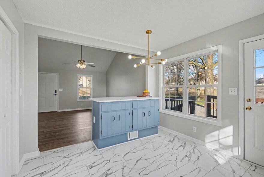 Building Photo - 256 Fritz Cir