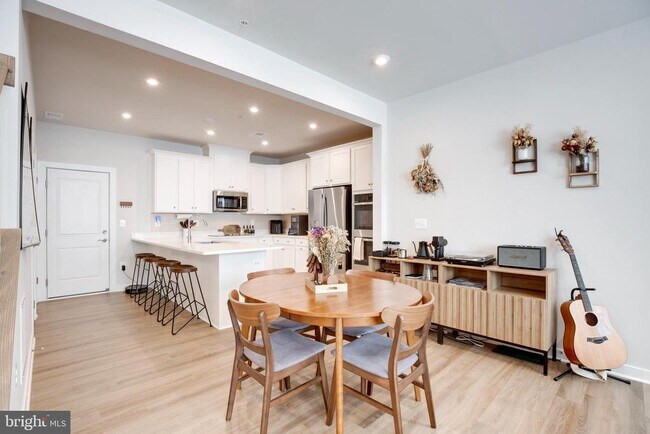 Building Photo - 4614 Olivine Dr