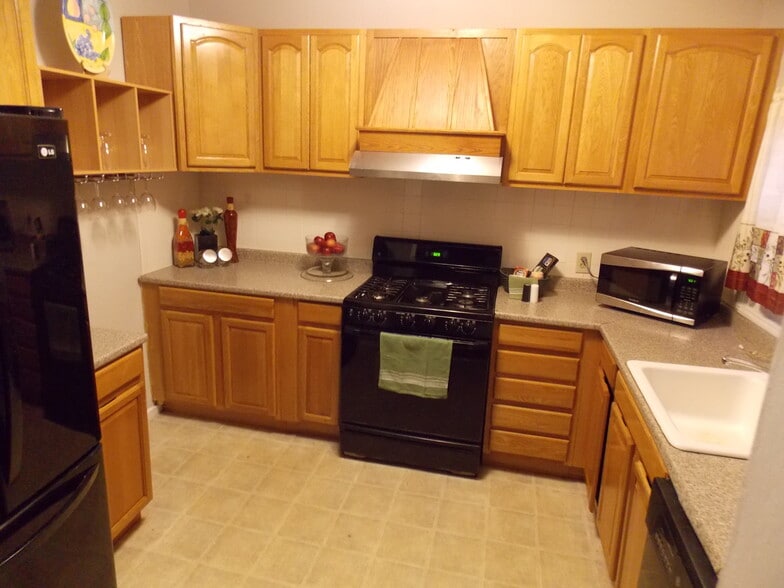 Building Photo - 10 Gardner St