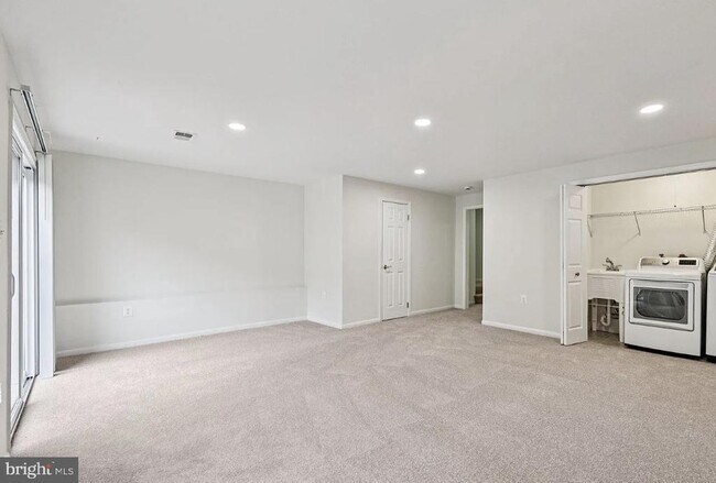 Building Photo - 14215 Heritage Crossing Ln