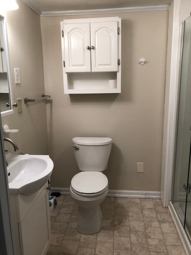 Building Photo - 681 Kinderhook Pike