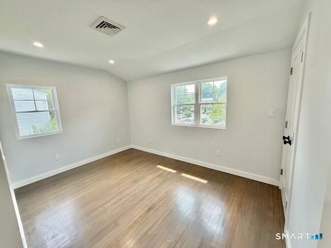 Building Photo - 66 Campfield Dr