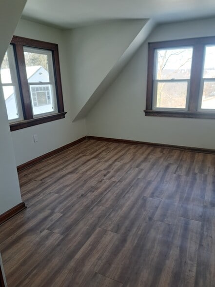 Building Photo - 2231 Graebe Ave