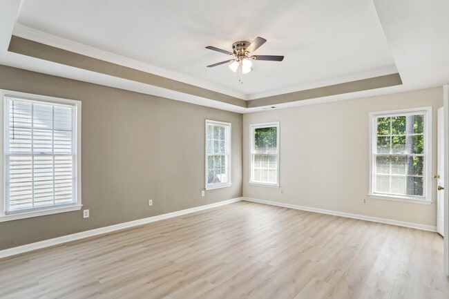 Building Photo - 845 Highmeade Dr