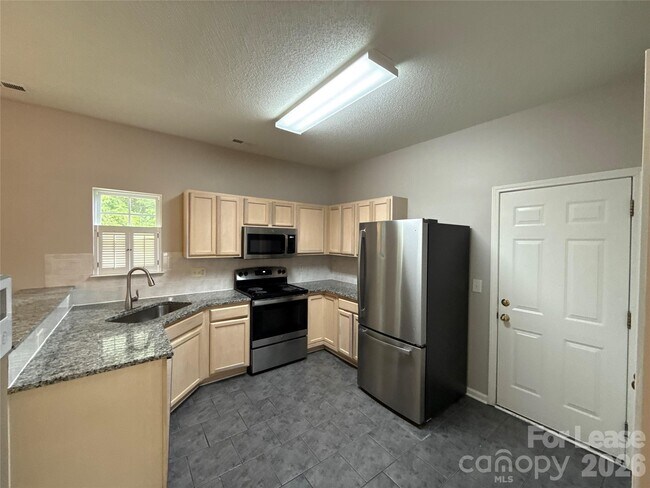 Building Photo - 432 McGinn Grove Dr