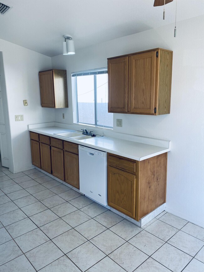 Building Photo - 2964-P2964 W Laquila Aerie