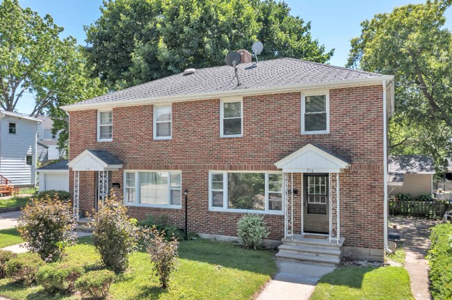 Building Photo - 710 Grignon St