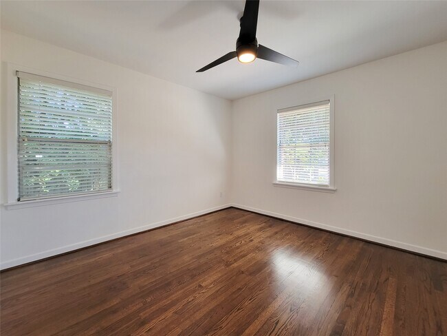 Building Photo - 9506 Vogue Ln