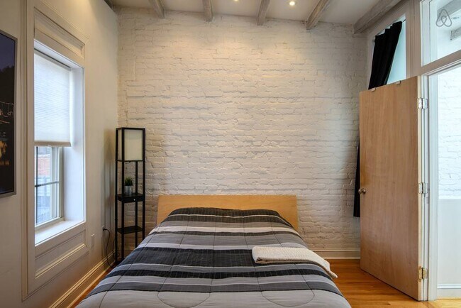 Building Photo - 2028 Webster St