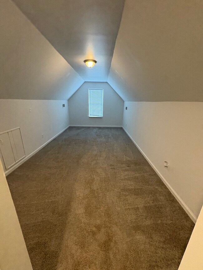 Building Photo - 229 Pebble Creek Dr