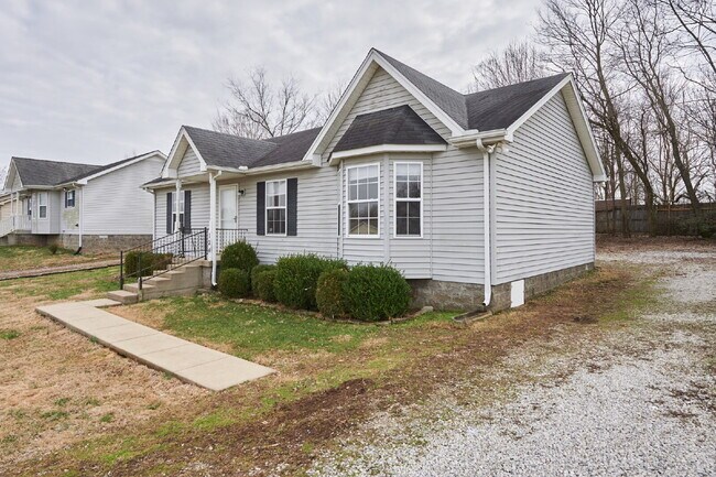 Building Photo - For Rent: 3BR, 2BA house