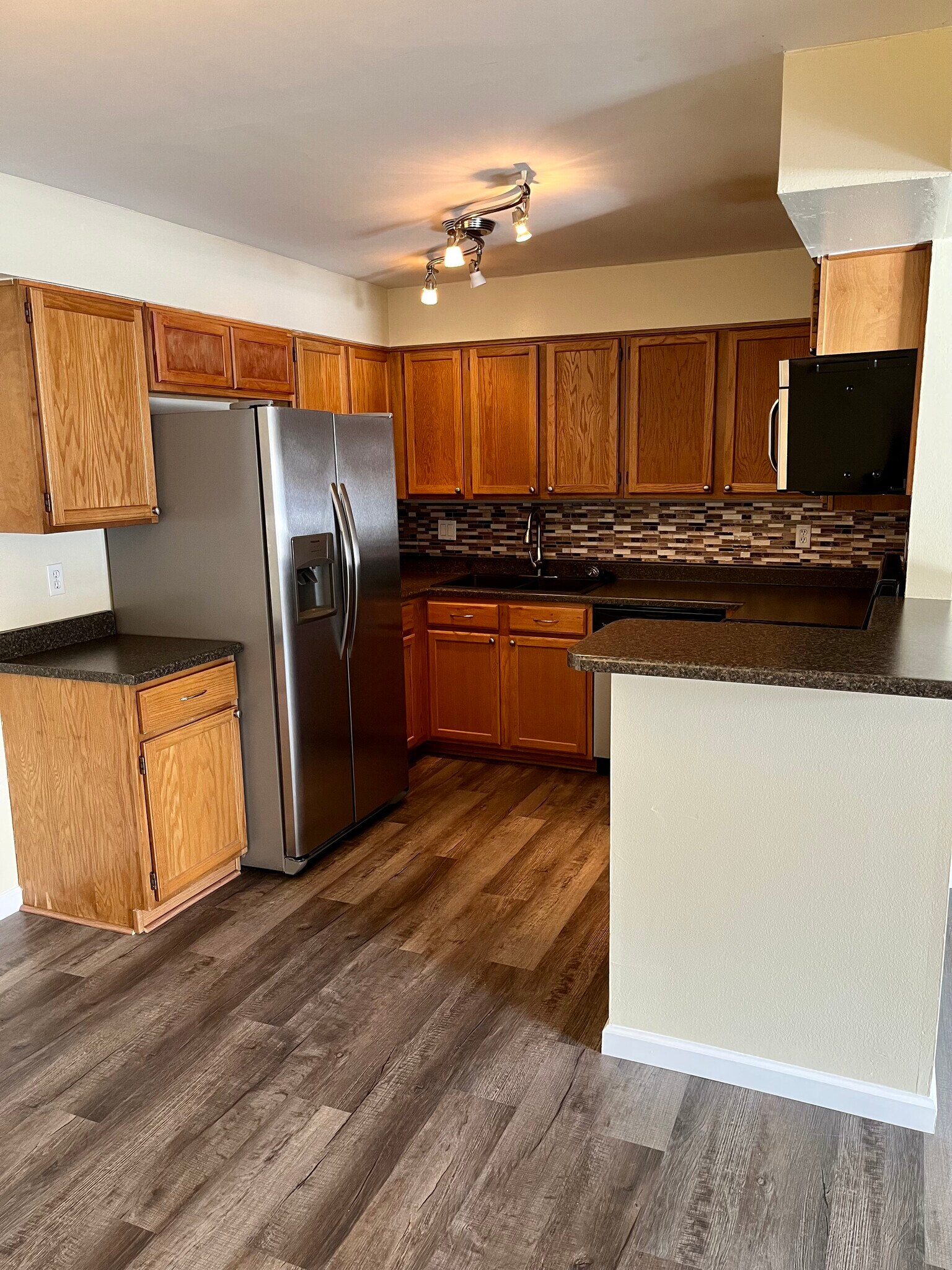 Building Photo - 430 Zang St