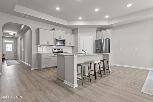 Building Photo - 129 Sandy Springs Rd