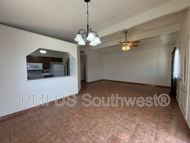 Building Photo - 1386 Lakeside Dr