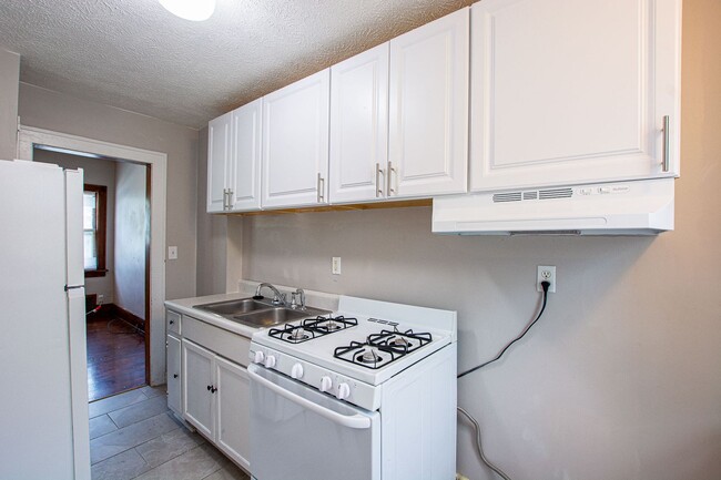 Building Photo - 2202 Wirt St