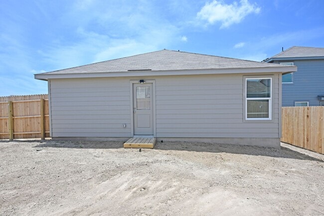 Building Photo - 729 Meadow Dr