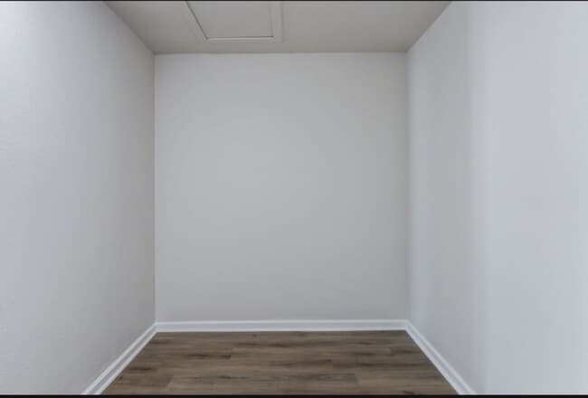 Building Photo - Newly remodeled 3 bad 2 bath near South Lo...