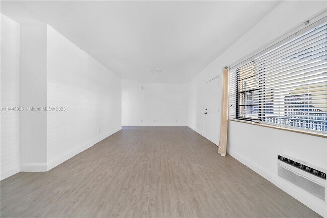 Building Photo - 7845 NE Bayshore Ct