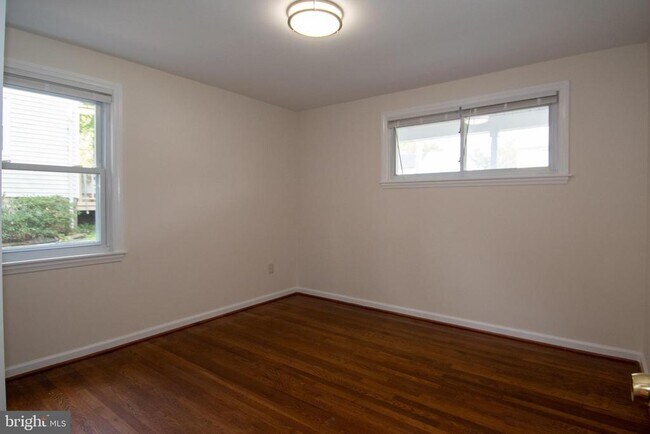 Building Photo - 6733 Gouthier Rd