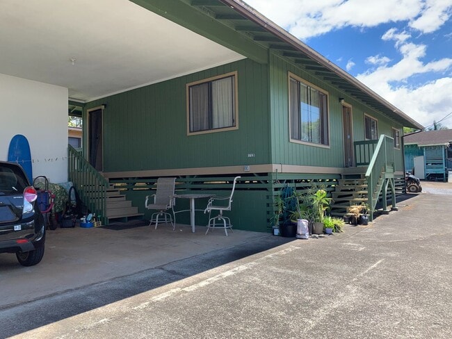 Building Photo - TCT - Higa