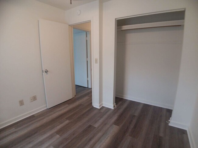 Building Photo - 206 Janie Ln